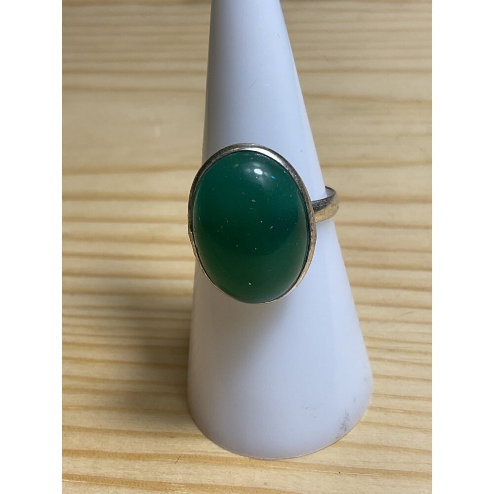 Green Stone Oval Ring Silver Tone Band